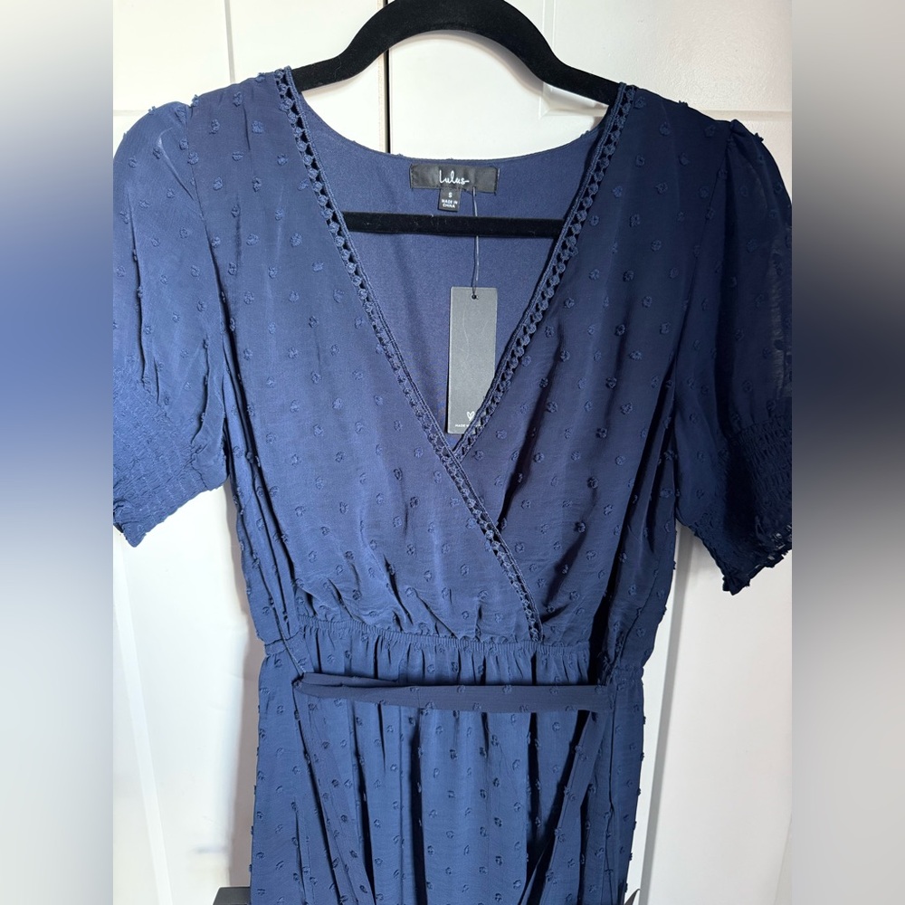 NWT Lulu’s Harmony Navy Blue Swiss Dot Ruffled Faux Wrap Midi Dress size small. - Picture 2 of 5
